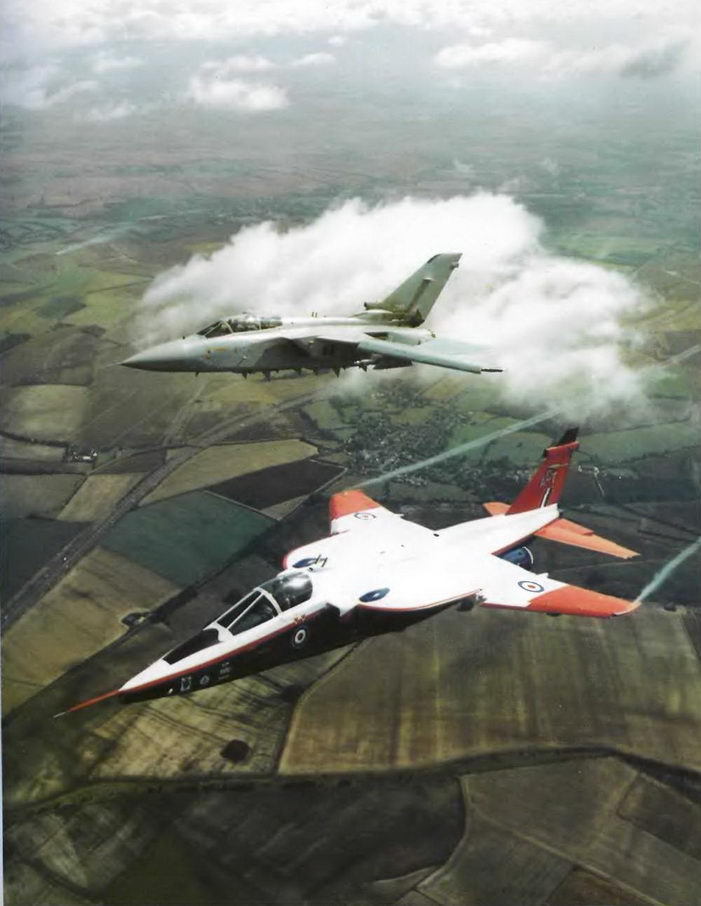 Энциклопедия современной военной авиации 1945 – 2002 ч 3 Фотоколлекция - pic_13.jpg