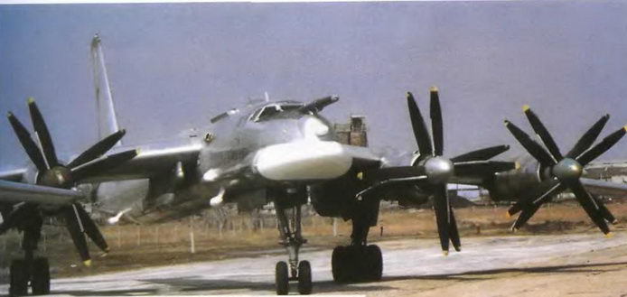 Энциклопедия современной военной авиации 1945 – 2002 ч 3 Фотоколлекция - pic_43.jpg