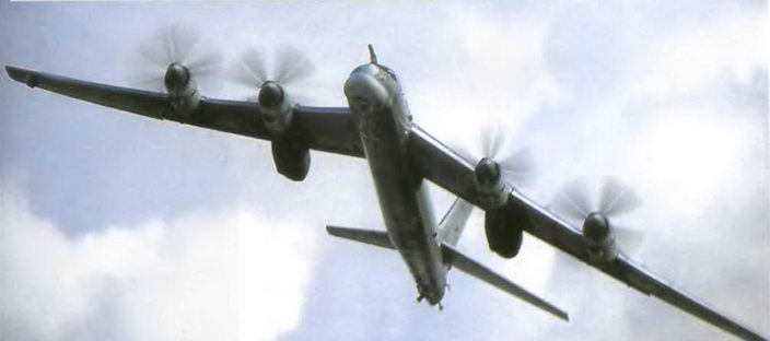 Энциклопедия современной военной авиации 1945 – 2002 ч 3 Фотоколлекция - pic_45.jpg