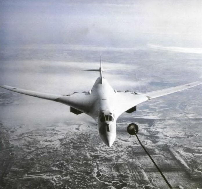 Энциклопедия современной военной авиации 1945 – 2002 ч 3 Фотоколлекция - pic_46.jpg